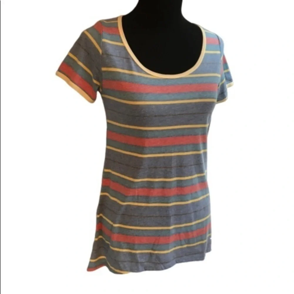 🦋🦋NWT LULAROE CLASSIC TEE🦋🦋 - Picture 4 of 7